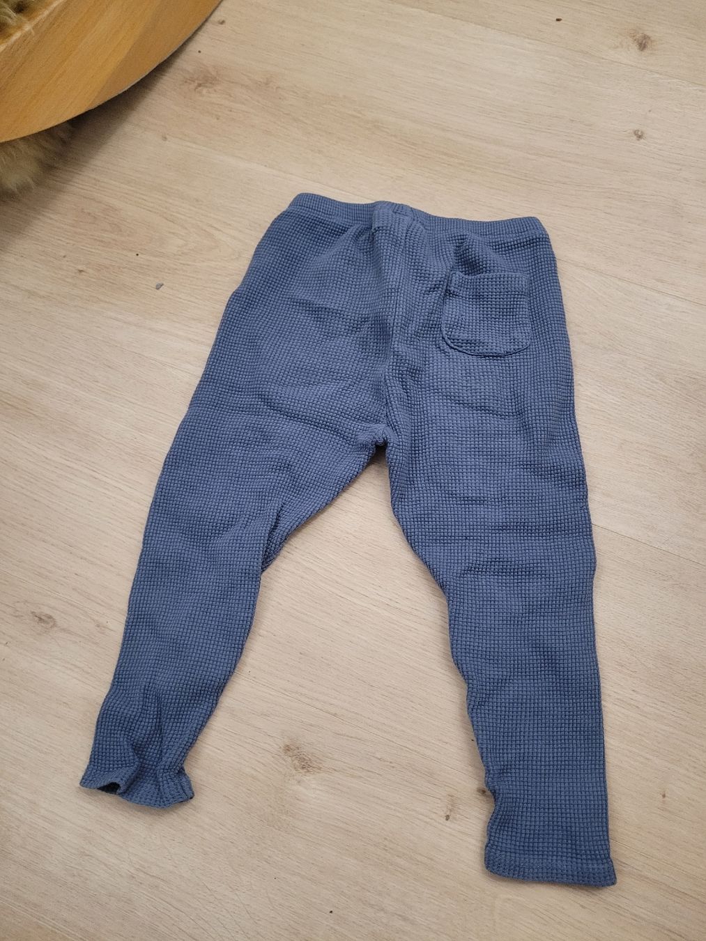 Zara Pantaloni: Hose Gr. 98 – Usato da Lupsingen venduto da sta_wgg5 2