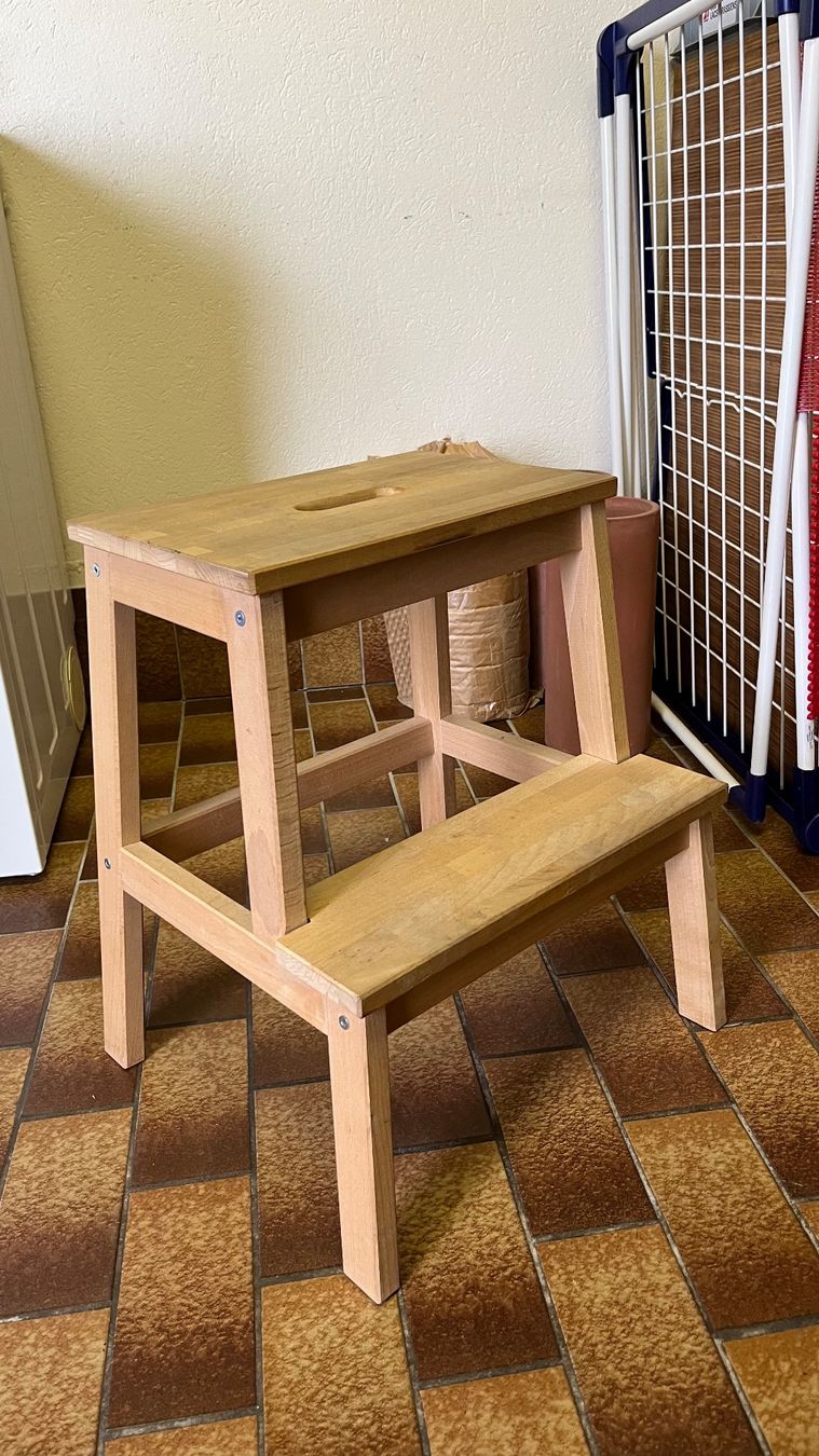 Ikea Sgabelli: Tabouret / marchepied en bois – Usato da Bevaix venduto da Yves2046