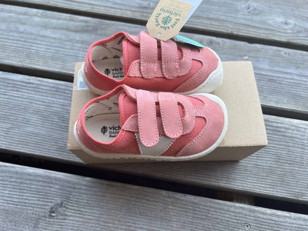 Victoria Scarpe per ragazze: Baskets barefoot Victoria - Taille 25 - Neuves! – Nuovo e nell'imballaggio originale da Moiry VD venduto da sahaaya 2