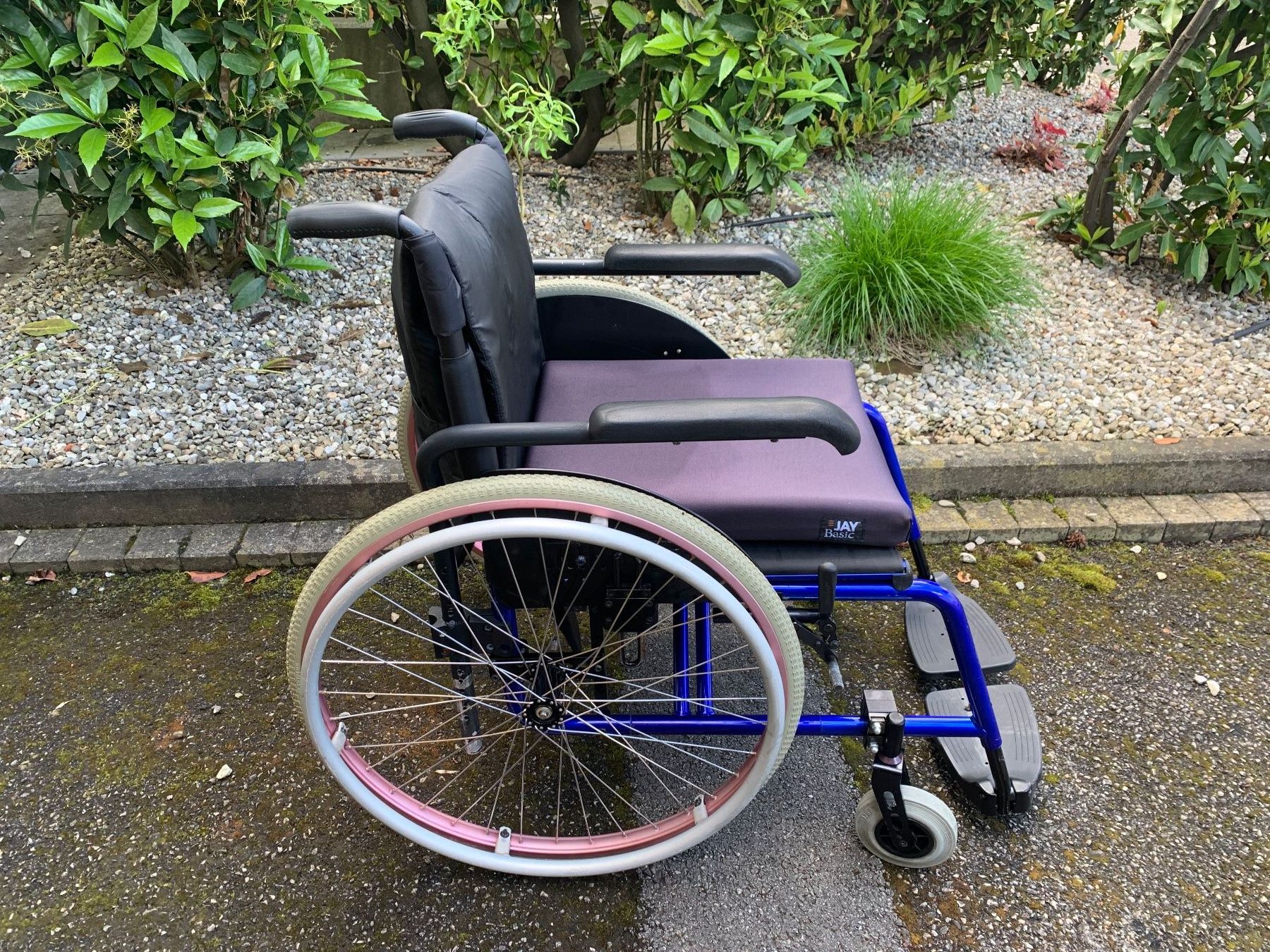 Rollstühle: Fauteuil roulant pliable, parfait état. – Gebraucht aus Vessy von Panpan2 2