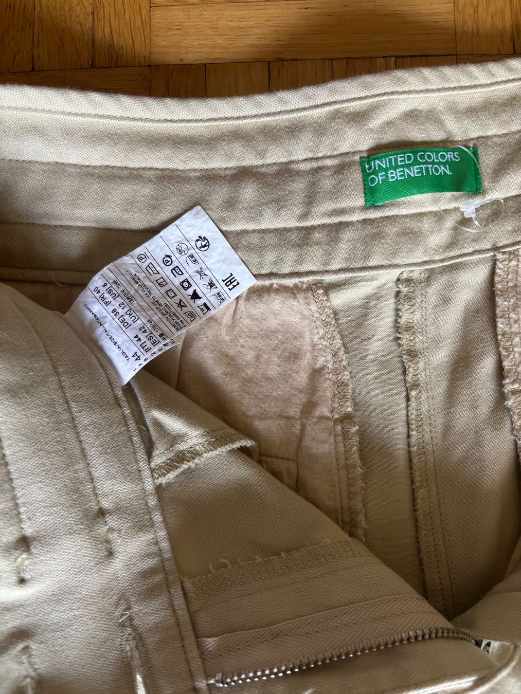 Benetton Hosen: Pantalon Benetton T38 – Neu und originalverpackt aus Lausanne von Aylinou 1
