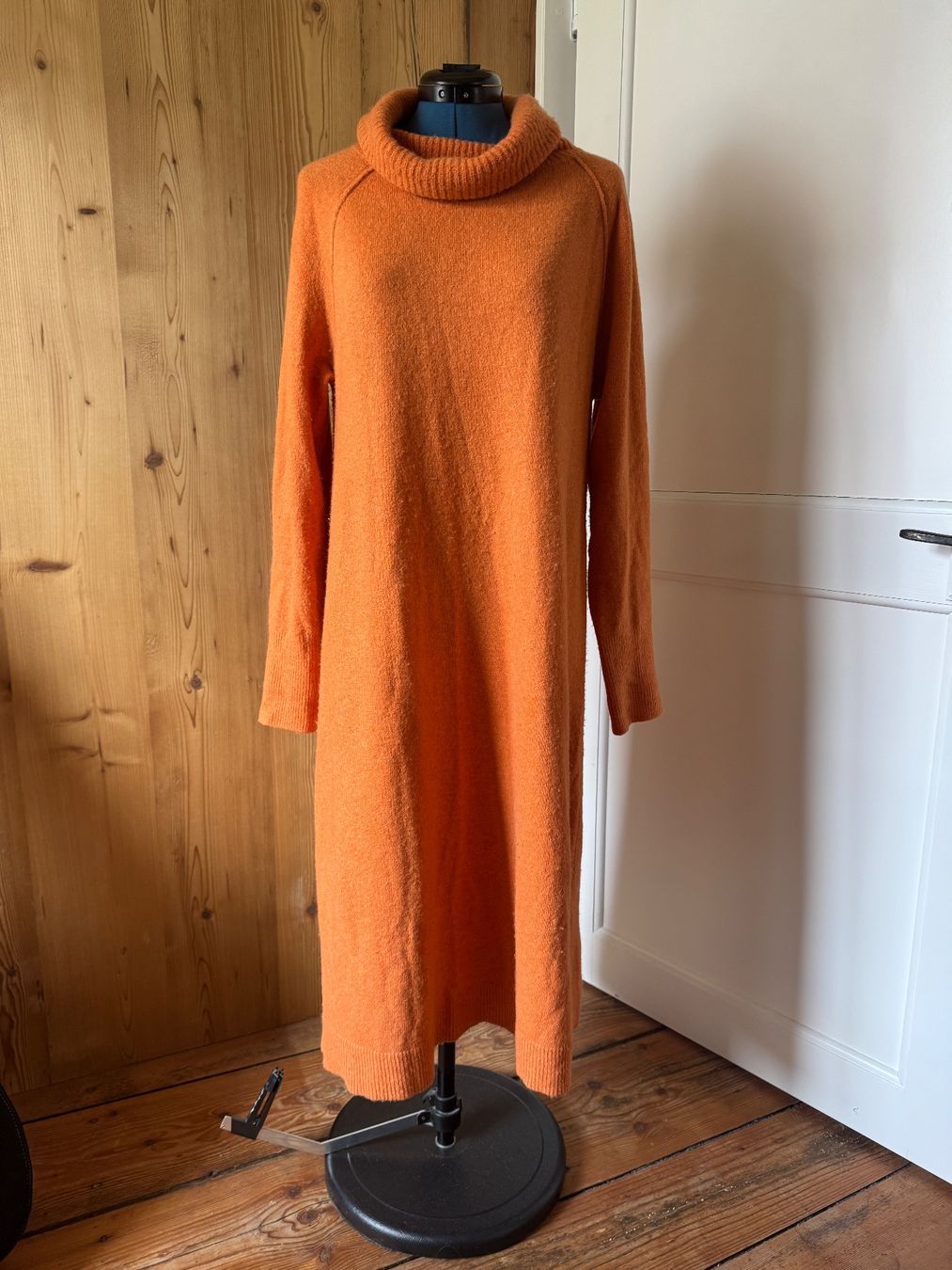 Esprit Robes: Robe pull orange à col roulé Esprit - tailleXL – D'occasion à Oron la Ville par pollyh11