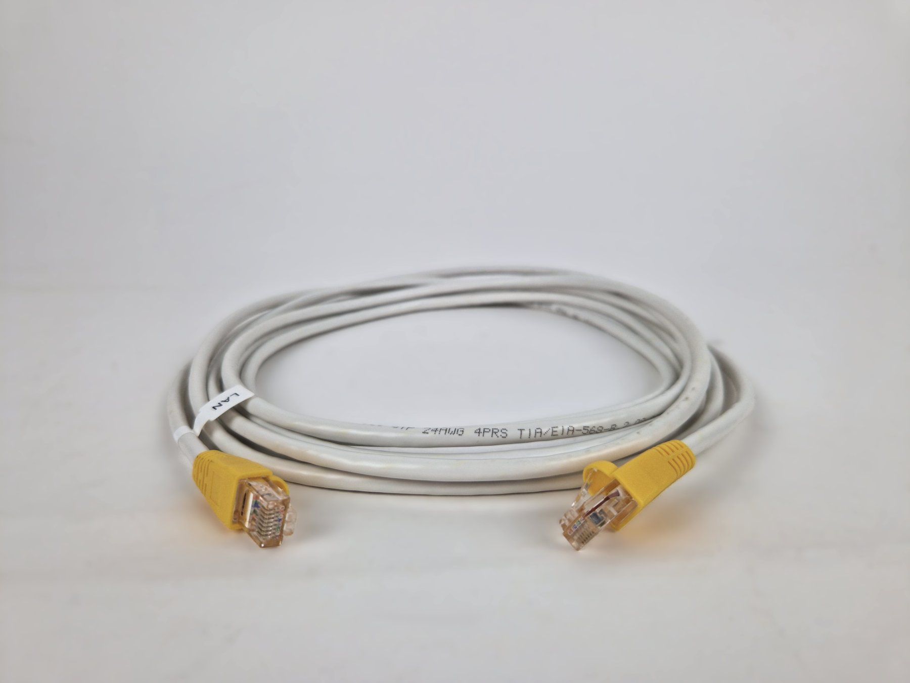 Câbles: Ethernet Kabel Cat 5e, UTP, 4 Meter – Neuf (Voir description) à Basel par Restwert_Basel
