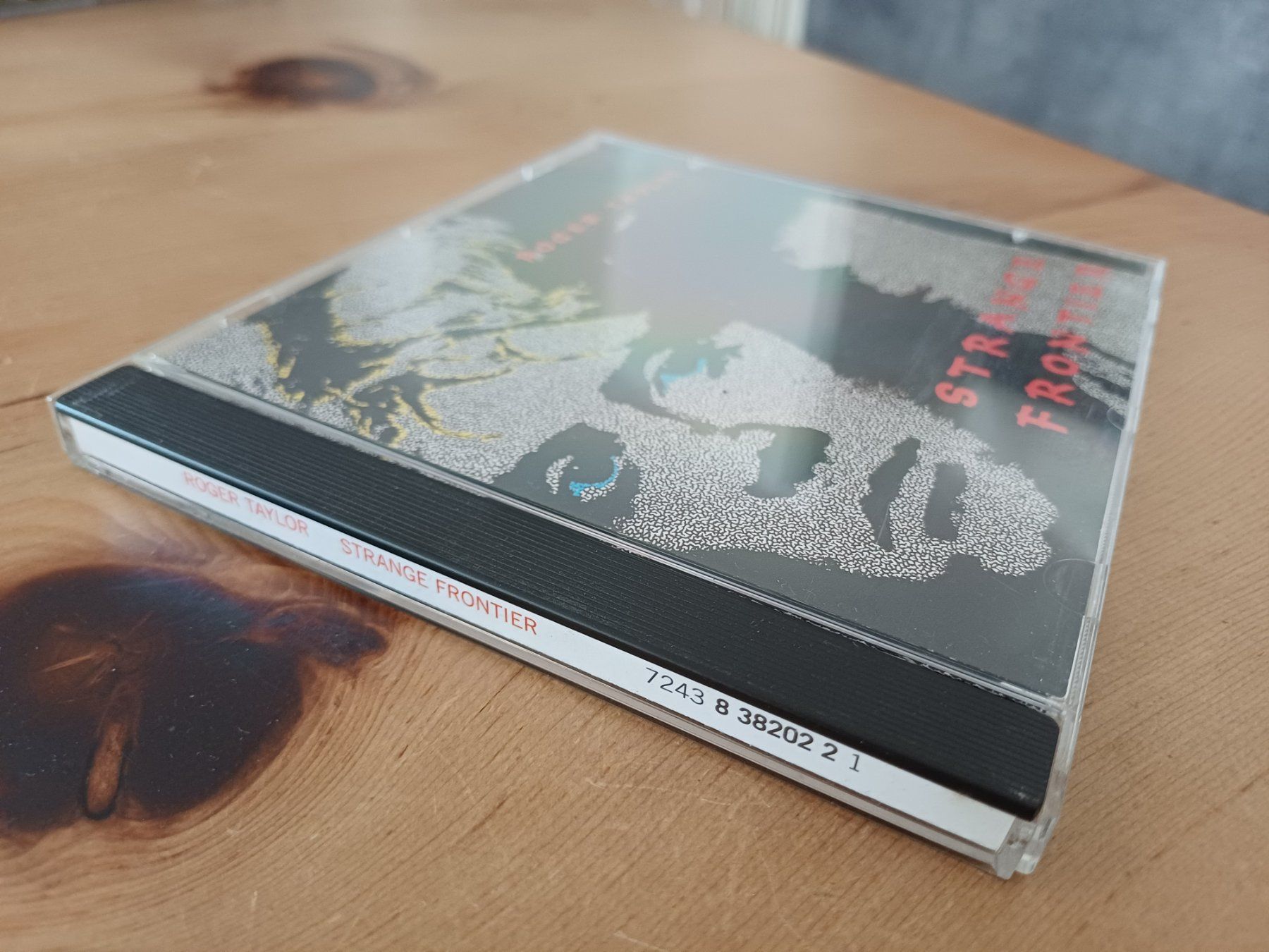 CDs: Roger Taylor: Strange Frontier (Queen-Drummer) – D'occasion à Jona par Rreto71 1