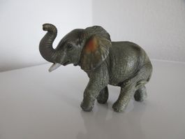 Hübscher kleiner Elefant, 10 x 5.5 x H: 8 cm, Polyresin