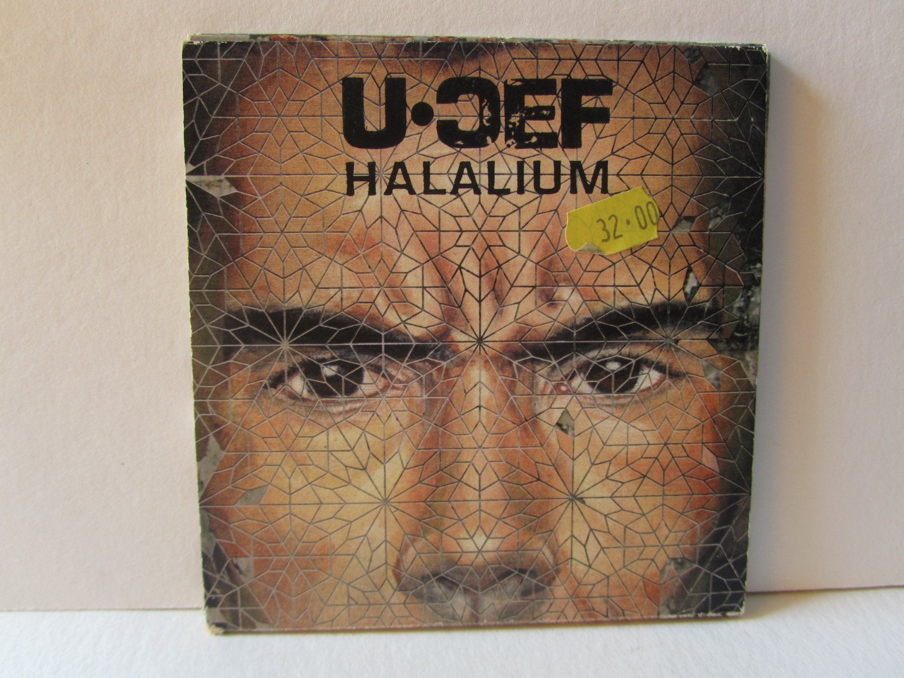 CDs: U cef, CD, Halalium – D'occasion à Weiningen ZH par dietsch57