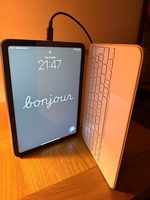 iPad (Puce A16) Bleu - 128 Go + Apple Magic Keyboard
