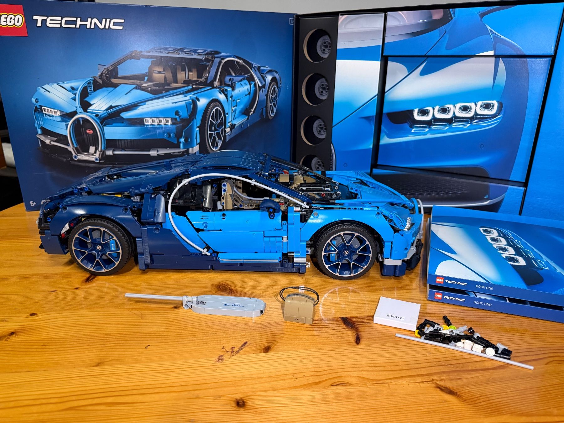 Lego Kit di costruzioni: LEGO Technic 42083 Bugatti Chiron (gebraucht) – Usato da Zürich venduto da 23marce02
