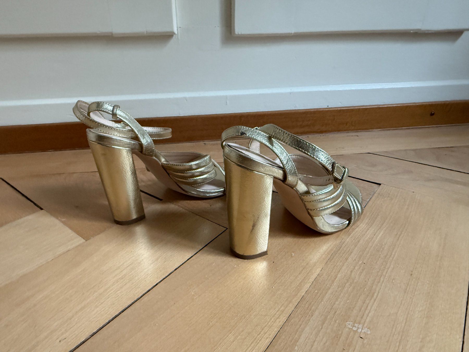 Damenschuhe: RIVER ISLAND - Sandale golden 39 – Gebraucht aus Zürich von Diazaio 2