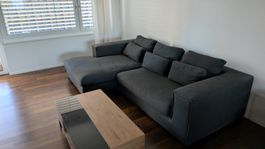 Grosse Eckcouch Dunkelgrau, sehr bequem