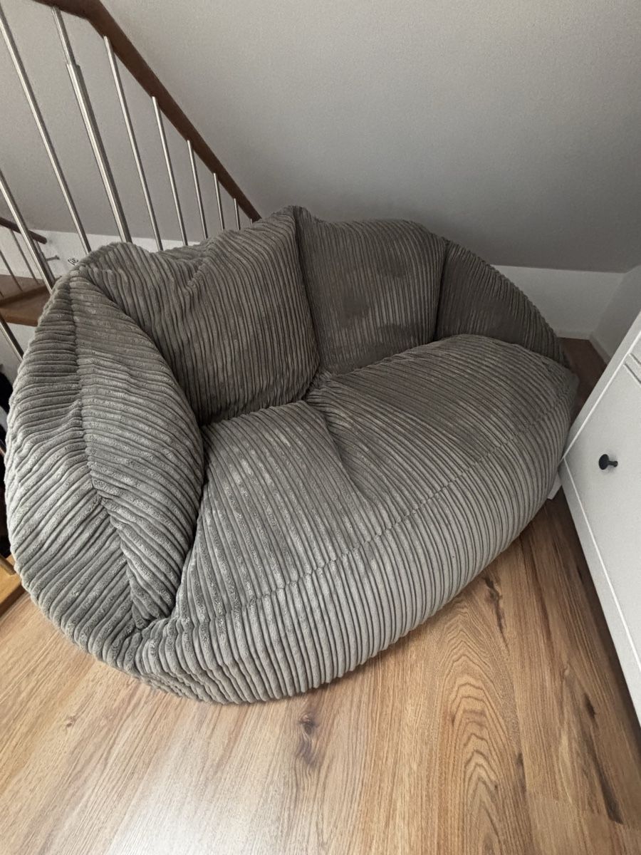 Lounge Pug Divani: Lounge Pug Sitzsack Cord Graphitgrau - Neuwertig! – Usato da Wettingen venduto da suk_p9mv 1