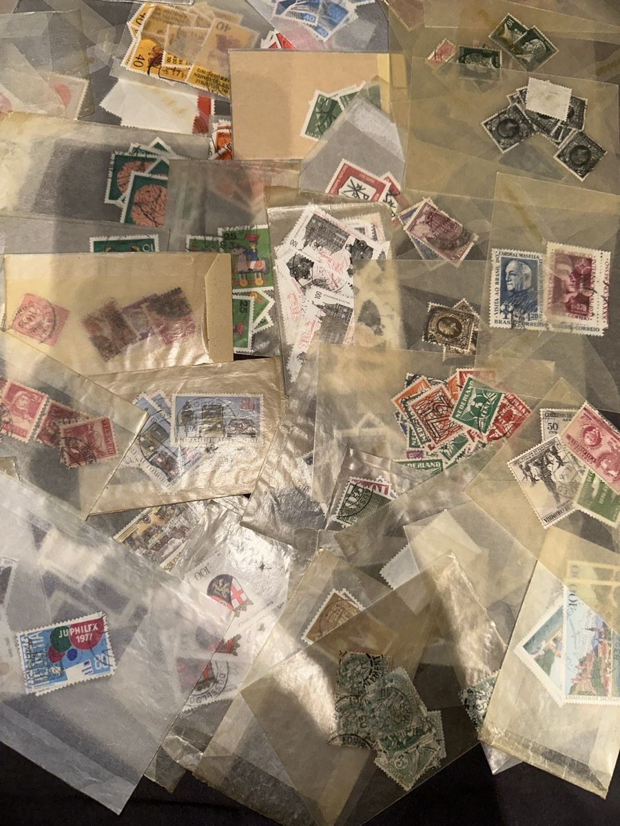 Tutti i francobolli: Viele Tüten mit Briefmarken Weltweit – Usato da Stettfurt venduto da 2442 7