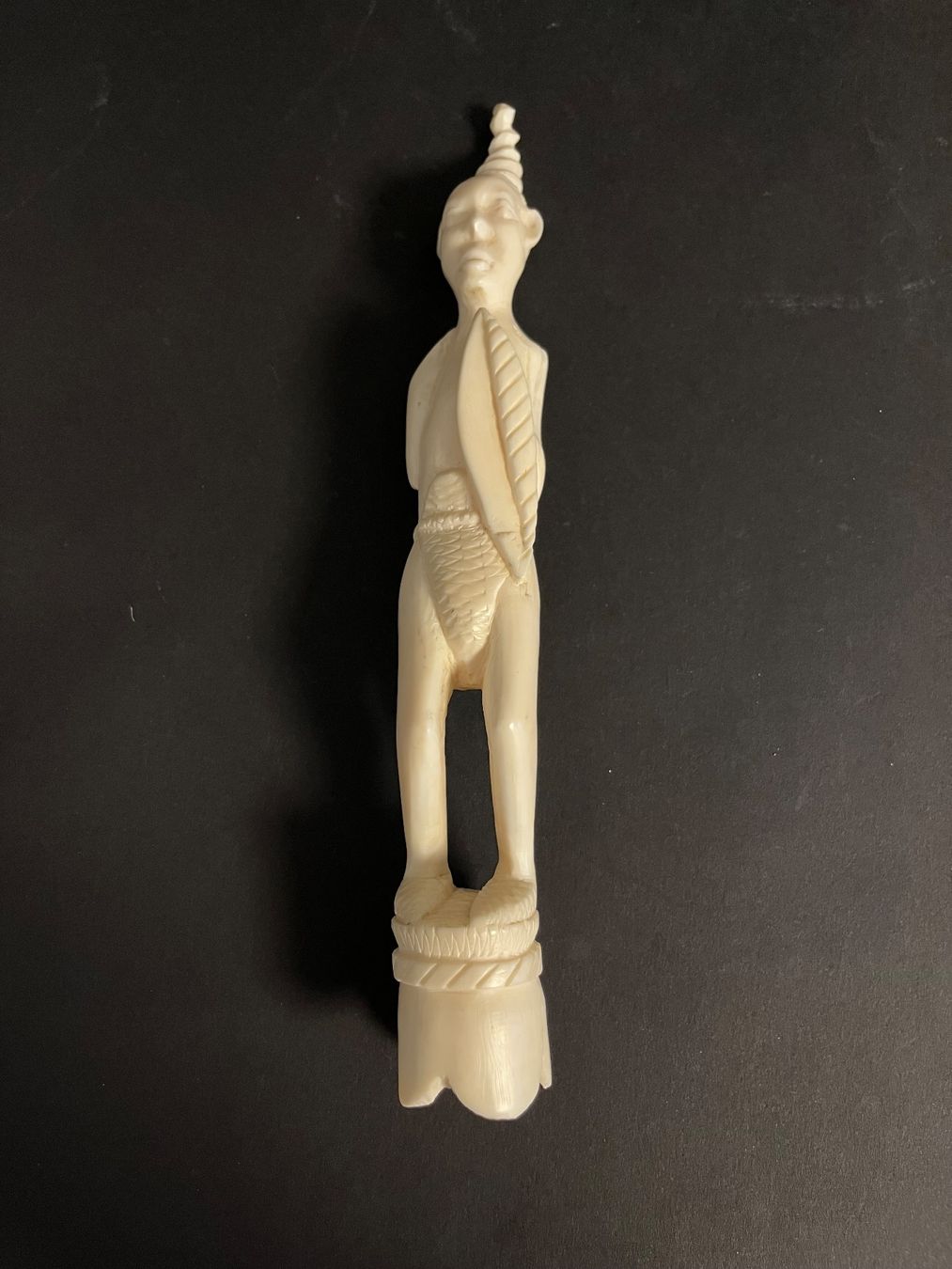 Statuette: Figur aus Rinderknochen, Afrika – Usato da Uster venduto da colmo 2