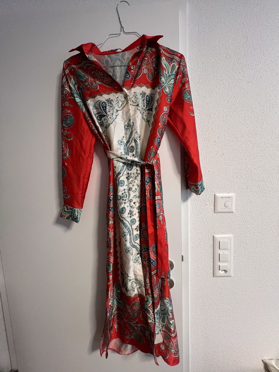 Zara Kleider: Kleid – Neu (gemäss Beschreibung) aus Zürich von tyr_5j6q