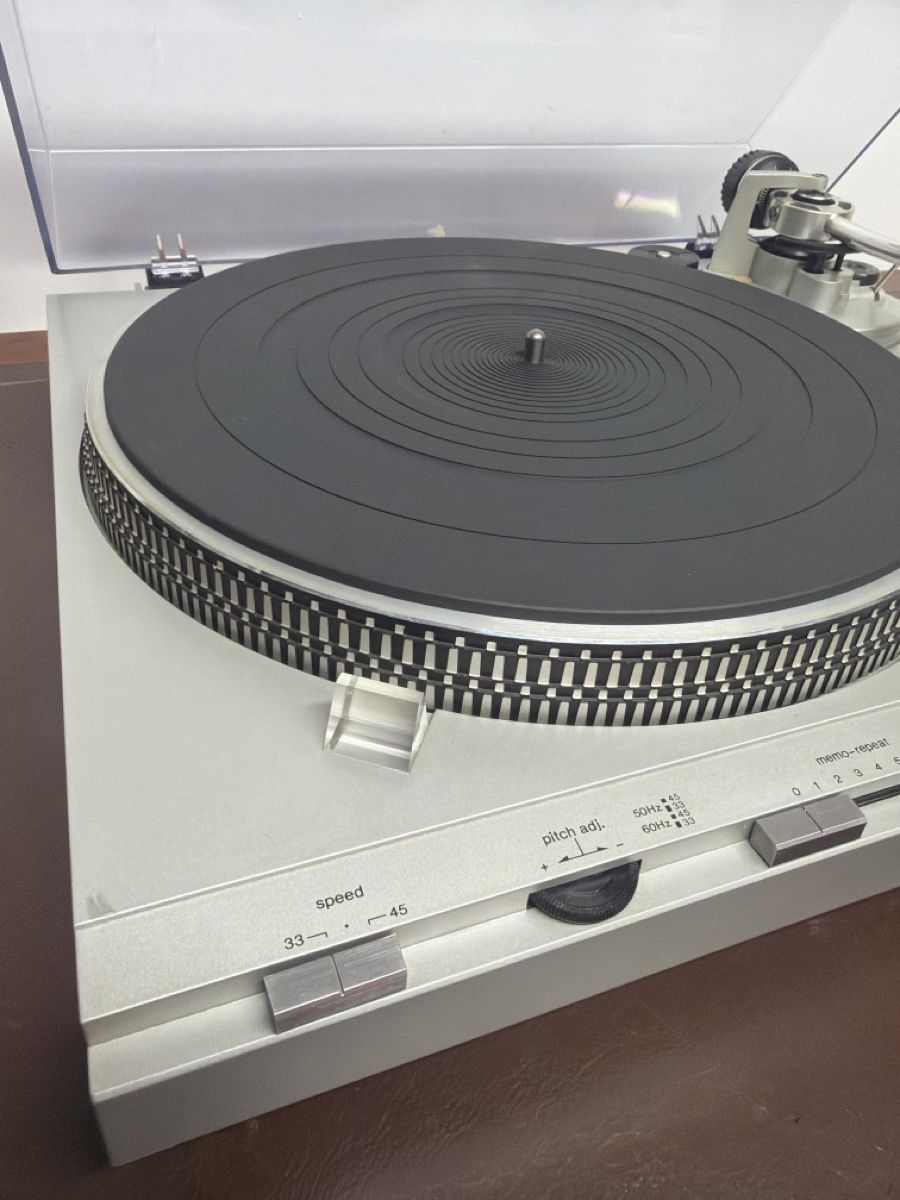 Technics Giradischi: Platine vinyle Technics SL-D3 Direct Drive Automatic  – Difettoso da Bôle venduto da K200C 1