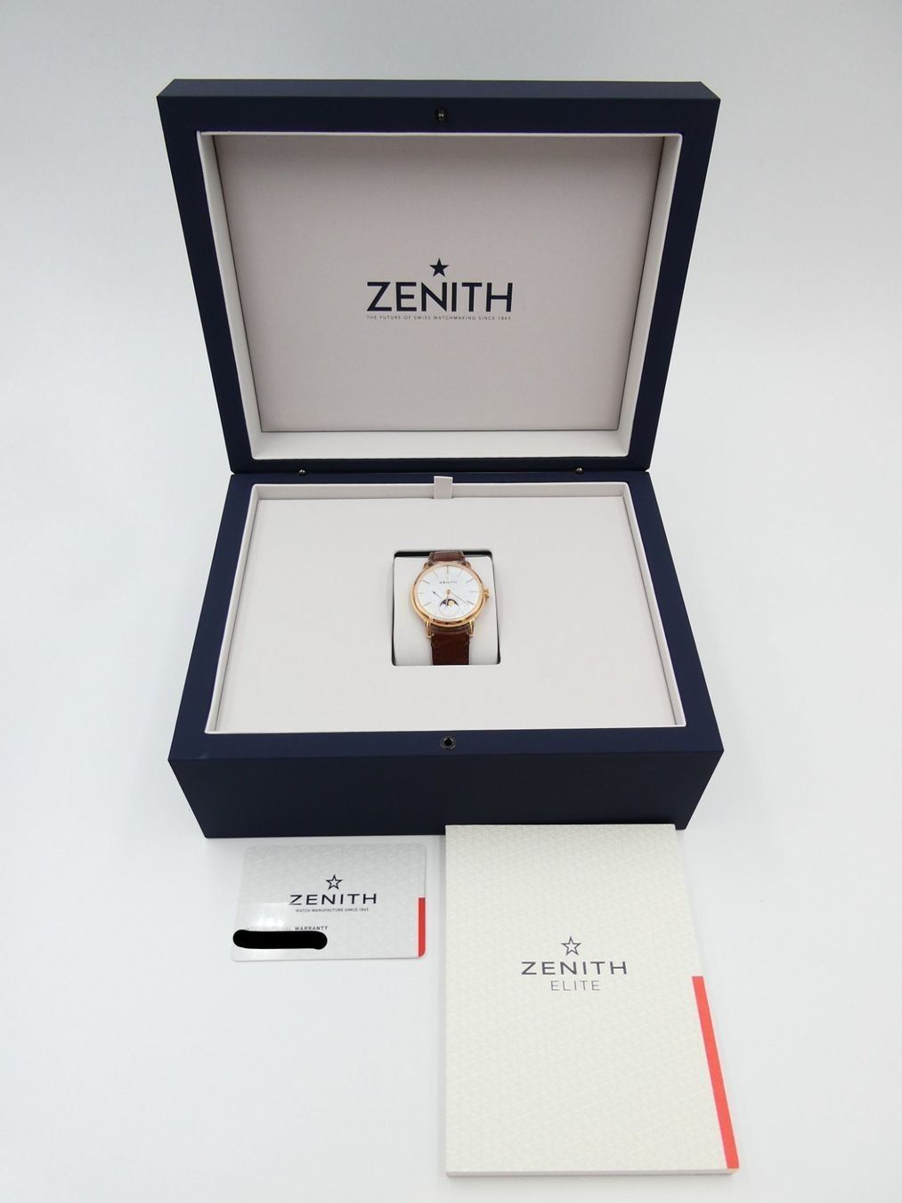 Zenith Orologi: Zenith Elite Ultra Thin Moonphase 18k Gold – Nuovo e nell'imballaggio originale da Thalwil venduto da LeCh1ffre 1