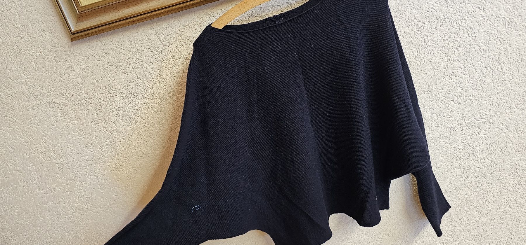 Lotti di vestiti: Hose in dunkelblau Bundweite 46 cm, Bluse und Pulli gr.M – Usato da Ferden venduto da jemyce 4