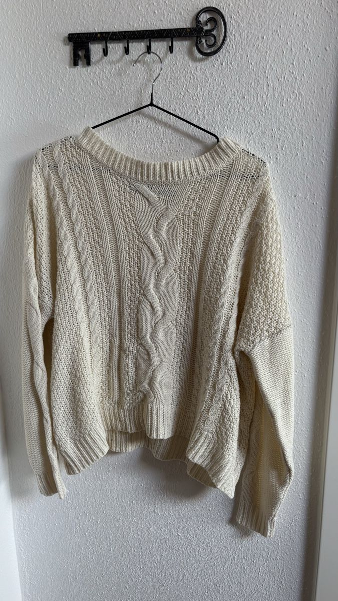 Pulls & Sweat-shirts: Zwei Winter-Pullover – D'occasion à Roggwil BE par R..