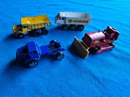 Lot de 4 camions miniatures jouets anciens