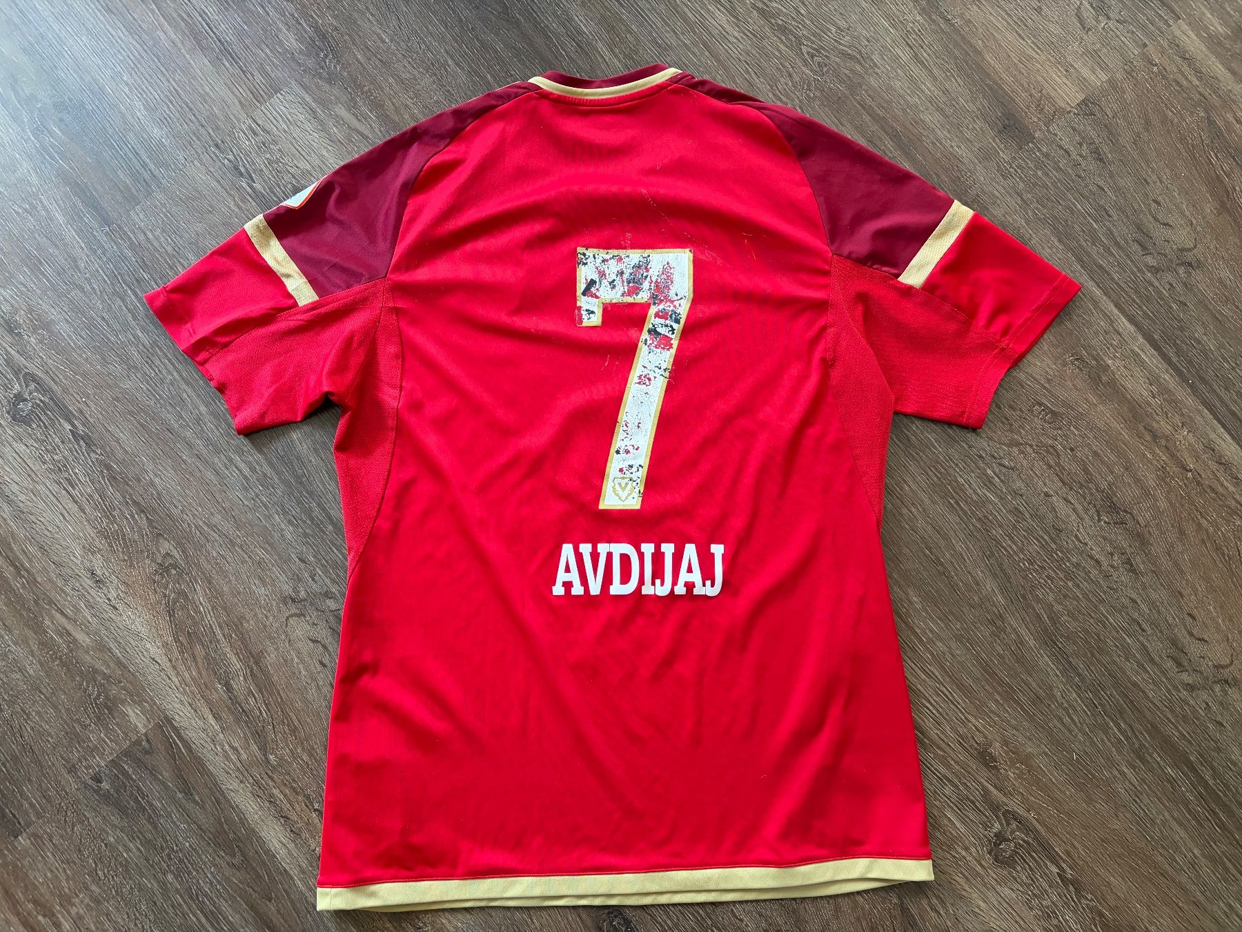 Adidas Canottiere & Pantaloni: FC Vaduz Trikot Gr. L / Avdijaj – Usato da Muttenz venduto da bargain_hunter 4