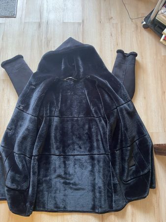 Manteau Fuchs Schmitt Polarskin noir à capuche 45 comme neuf