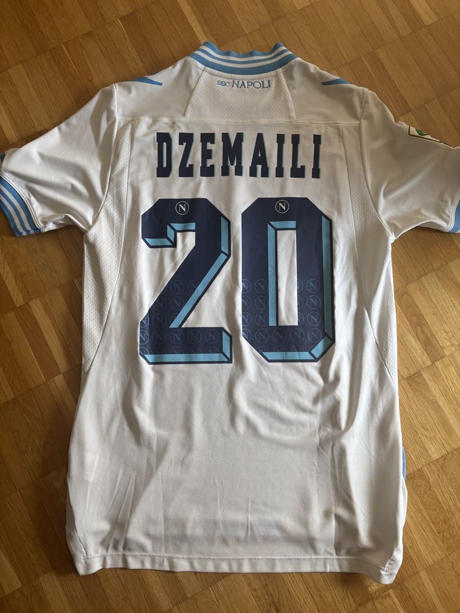 Maillots de corps & Pantalons: SSC Napoli Trikot Dzemaili – D'occasion à Zürich par ChampShirts
