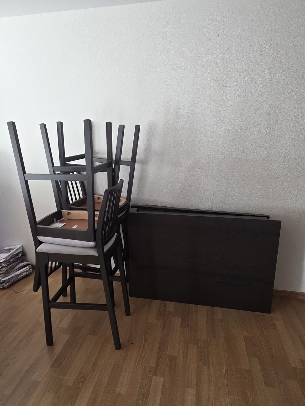 Ikea Tavoli: Ikea Ekedalen Bartisch mit 4 Stühlen – Usato da Lengnau BE venduto da mar_sns7 1