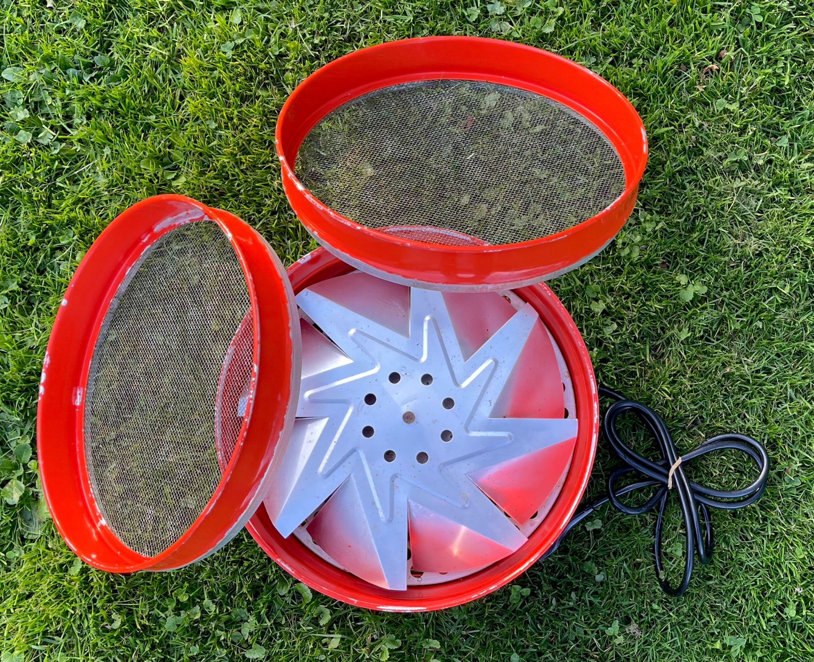 Sigg Elettrodomestici da cucina: SIGG Dörrex  mit 2 Sieben – Usato da Burgdorf venduto da Bsb7 1