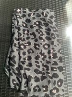 Scarf animal print grey black pink 