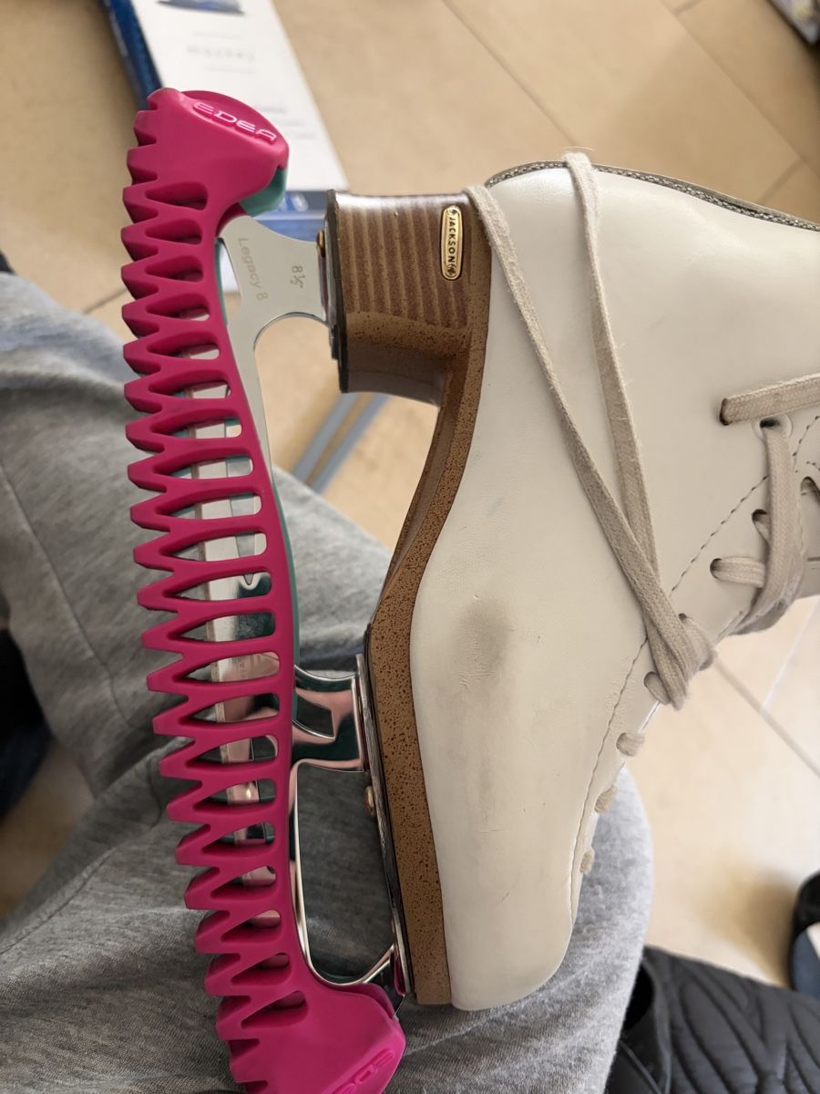 Pattini da ghiaccio: Eiskunstlaufschuhe Debut Grösse 34Weiss gebraucht – Usato da Urdorf venduto da Bettina026 1