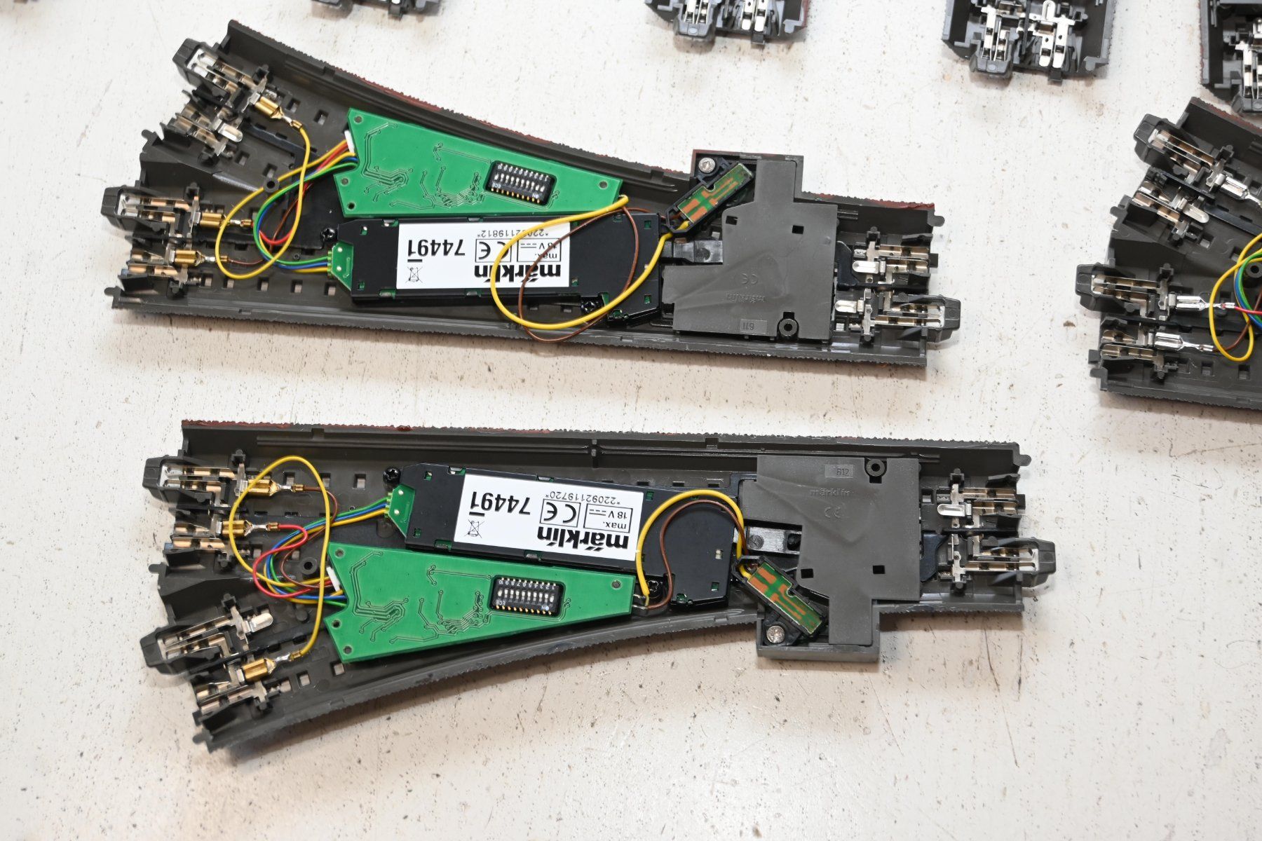 Märklin Modelleisenbahnen: Märklin C Weichen mit Antrieb + Decoder ohne OVP , 9 Stück – Gebraucht aus Laupen ZH von Zmoewe 6