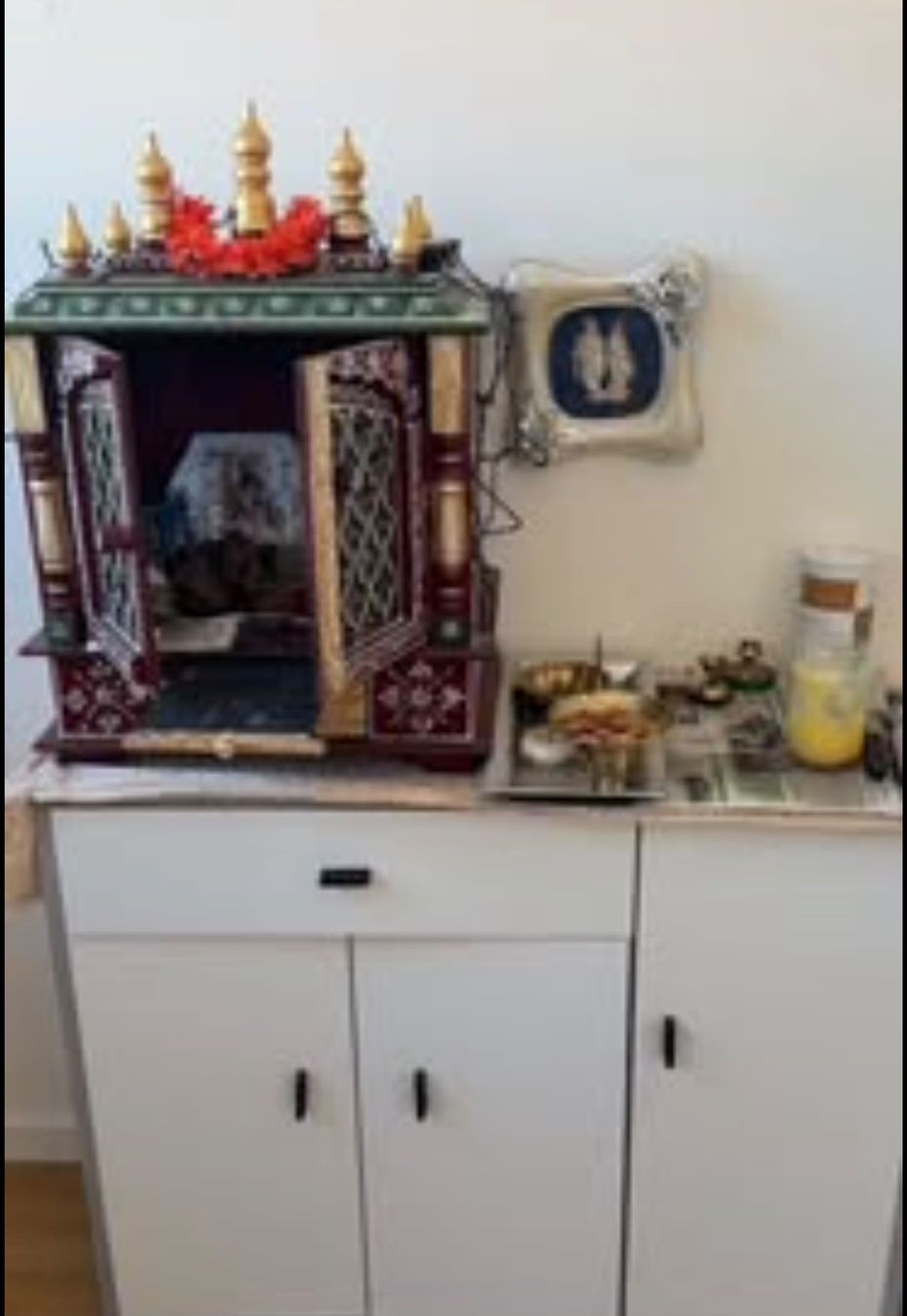 Schränke: Wooden mandir / temple with cupboard – Neu (gemäss Beschreibung) aus Olten von pan_l2rt 1