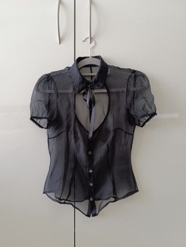 Dolce & Gabbana Blusen: D&G Bluse schwarz transparente kurzarm Grösse XS – Gebraucht aus Hergiswil NW von pol_9dl8 2