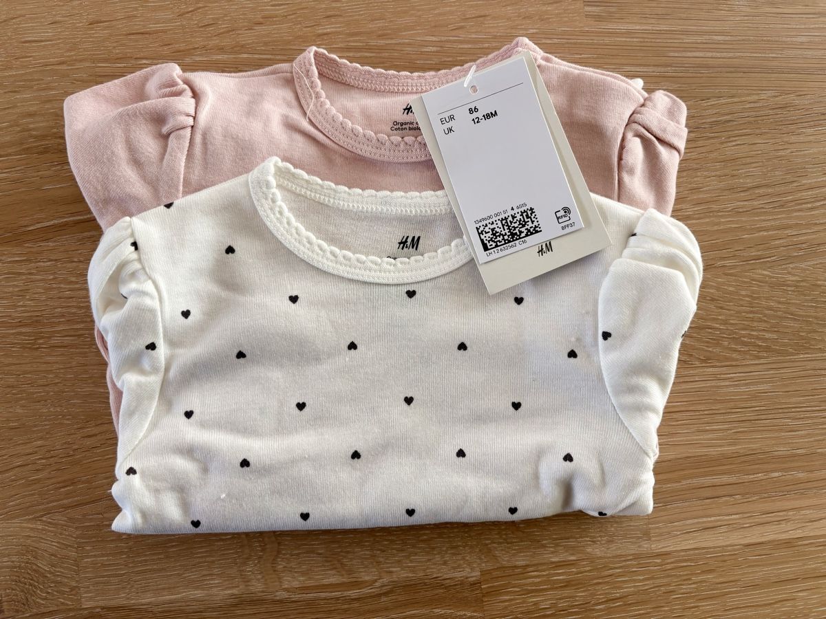 H&M Lotti & Set di vestiti: 2er Set Body langarm, NEU – Nuovo e nell'imballaggio originale da Thalwil venduto da Sondejul
