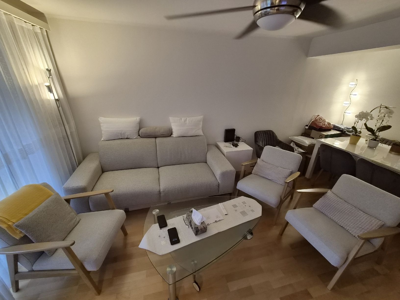 Divani: Sofa und 3 Sessel hellgrau guter Zustand – Usato da Zürich venduto da Metin_48