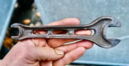 antik Traktorschlüssel oder Multifunktionsschlüssel L 17cm