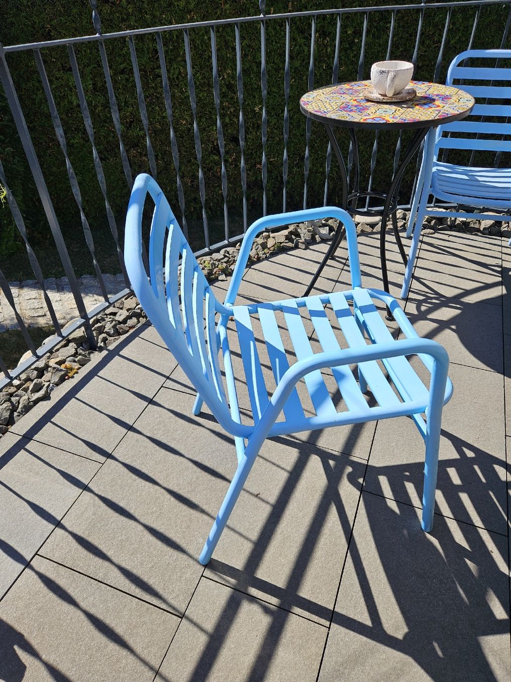 Set di tavolo e panche: Gartentischli und Stühle Set blau Mosaik – Usato da Menziken venduto da the_zw6x 2