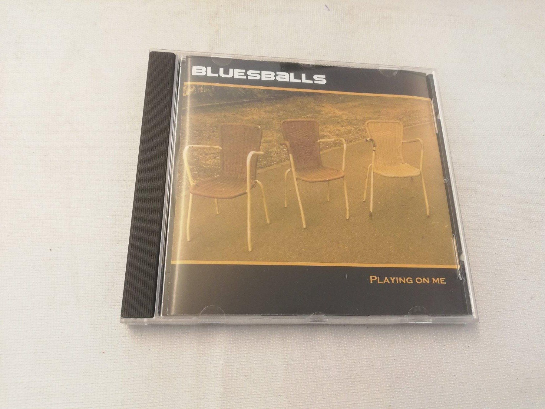 CDs: BLUESBALLS - PLAYING ON ME – Gebraucht aus Bern von Vinylsound.ch