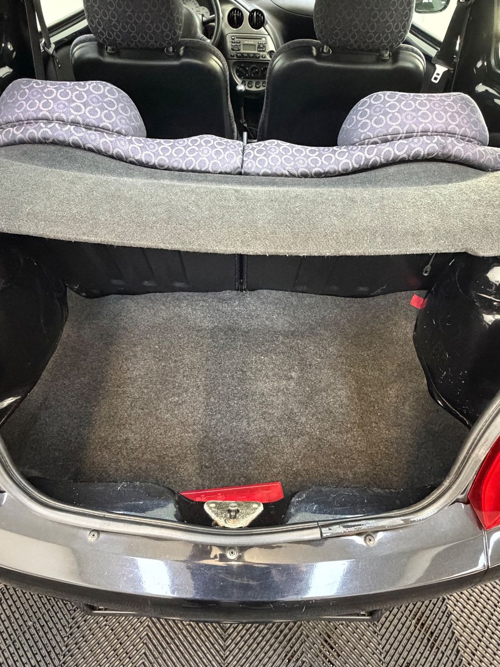 Automobili: Ford Ka, Sparsam – Usato da Oensingen venduto da buj_d9dw 8