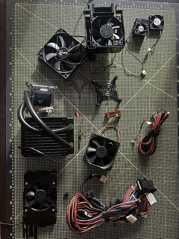Custodie: Alienware Aurora R4, PC?Gehäuse – Usato da Basel venduto da danylo_tustanovskyi 3