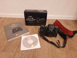 Fujifilm X-T2 Kamera mit VPB-XT2 Griff und Zubehör