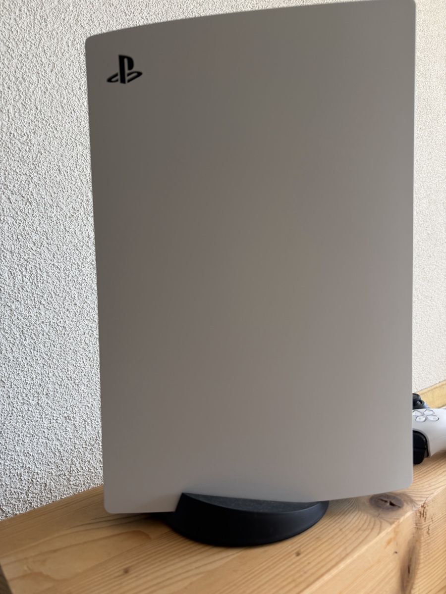 Sony Console: Playstation 5 Konsole mit Controller – Usato da Cham venduto da Deflurim 1