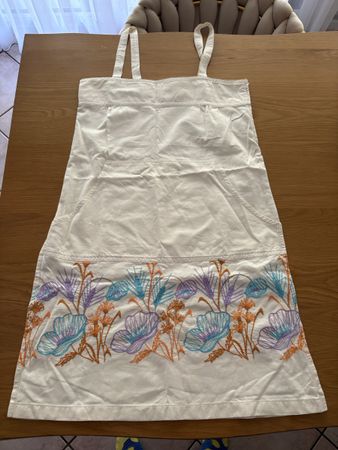 Vestito con ricamo 
