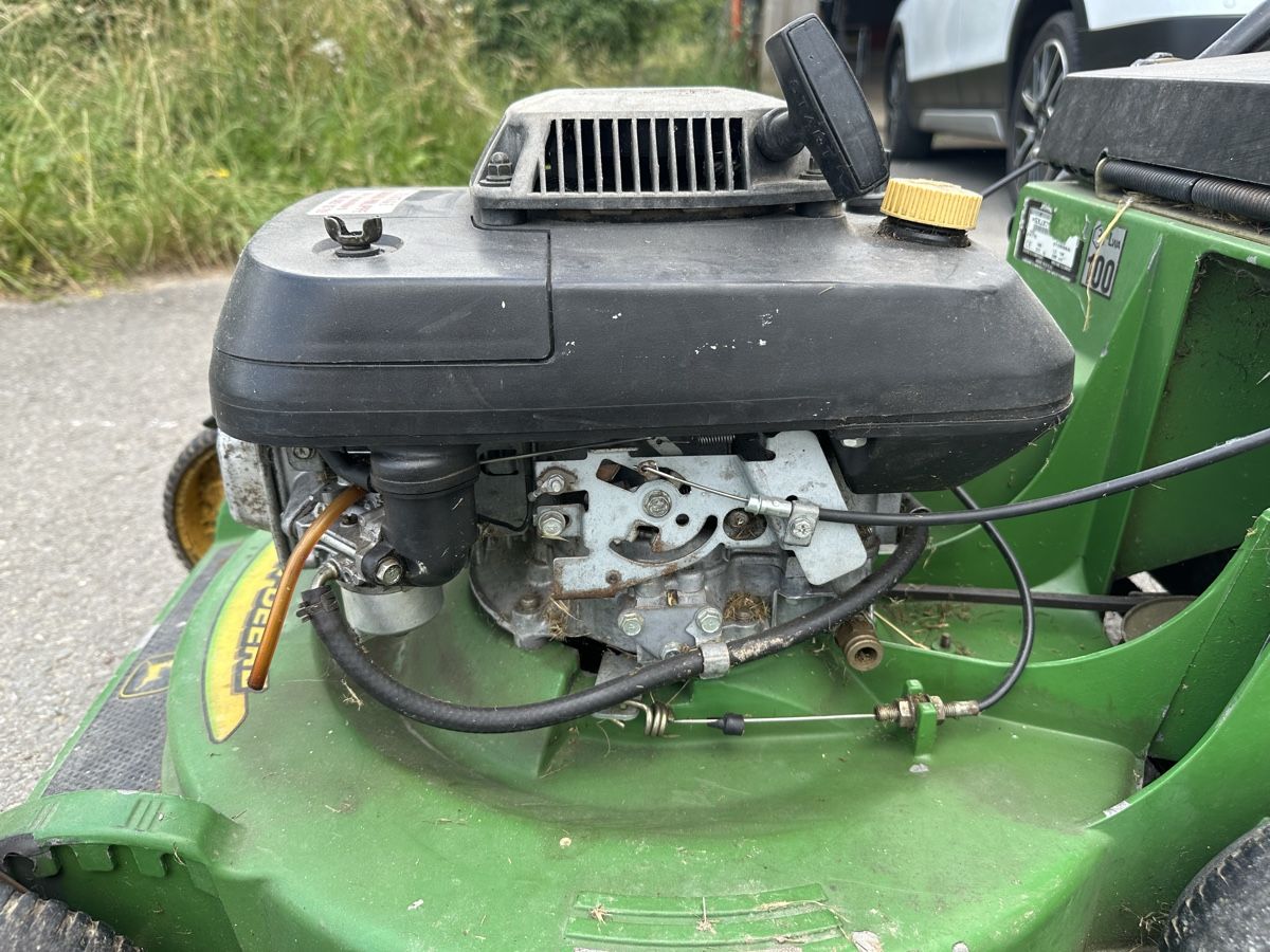 John Deere Tagliaerba: Tondeuse à gazon – Usato da St-Martin FR venduto da kil_8q8l 2