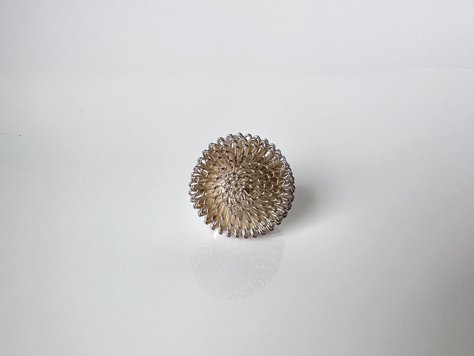 Anelli: Anello di design floreale in metallo – Usato da Agno venduto da Cosmogin1811