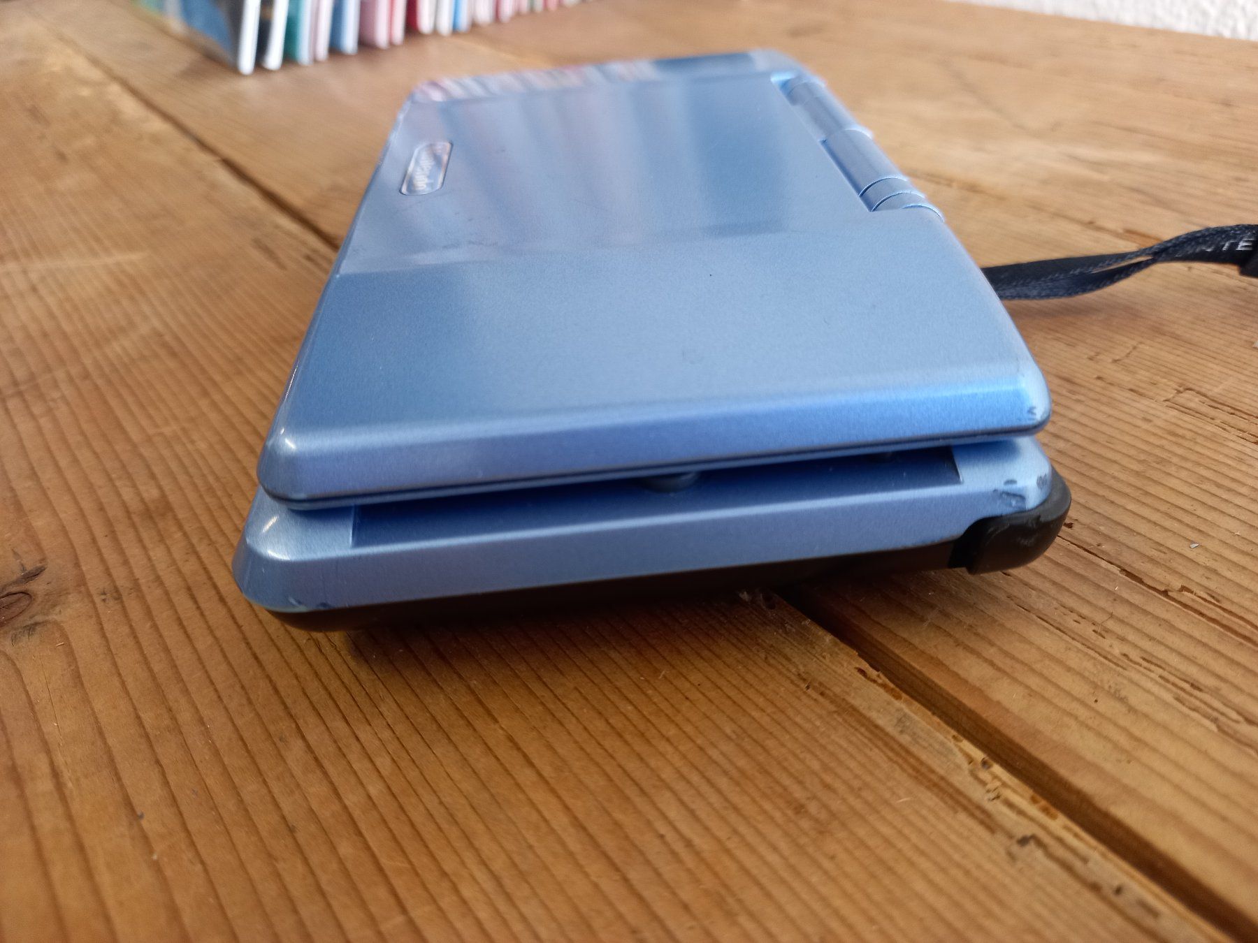 Nintendo Console: Nintendo DS Blau mit acadapter – Usato da Prez-vers-Siviriez venduto da Monija70 5