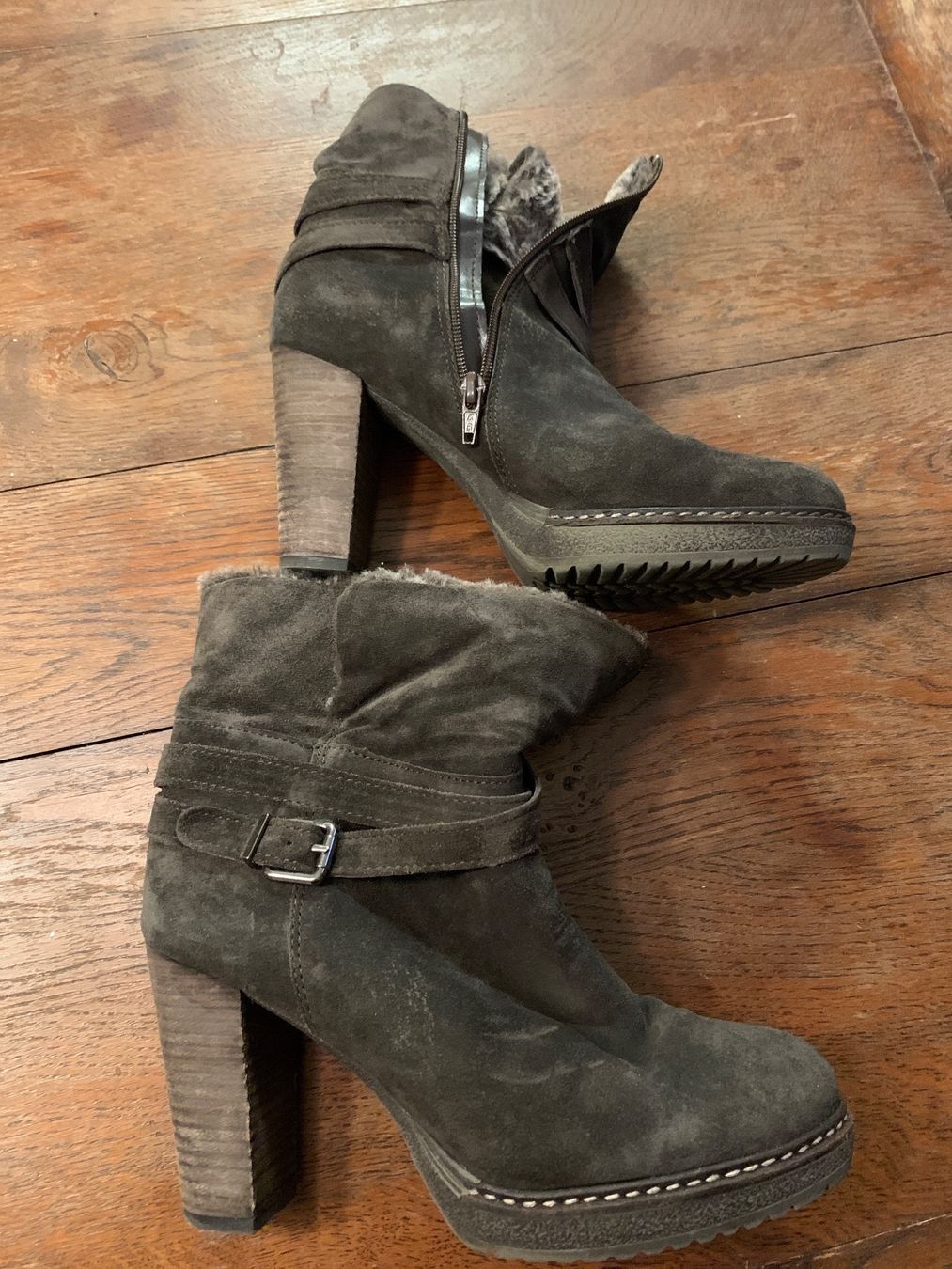 Walder Scarpe da donna: Wildleder-Stiefeletten Gr. 39 von Walder – Usato da Oberweningen venduto da Bumblebee2