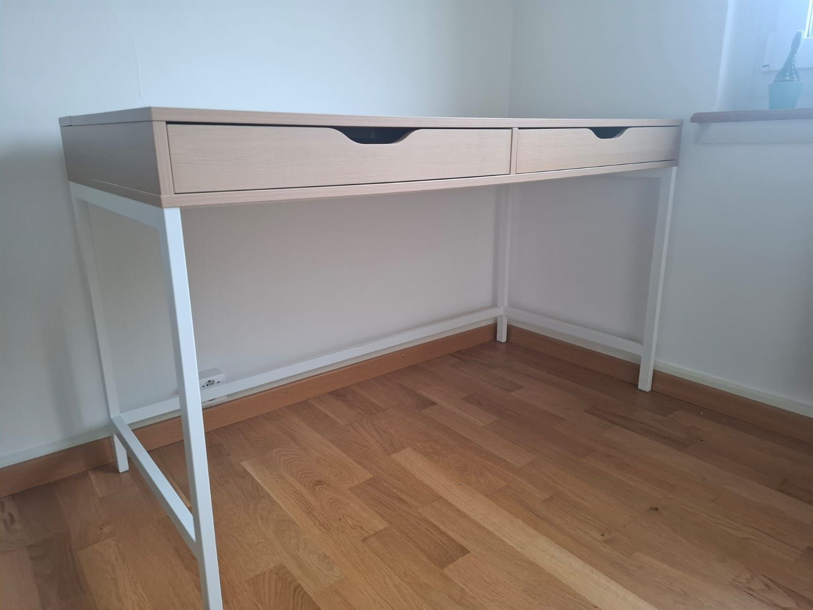 Bureaux: Schreibtisch weiss/Eichenachbildung – Neuf (Voir description) à Zürich par and_b9rp