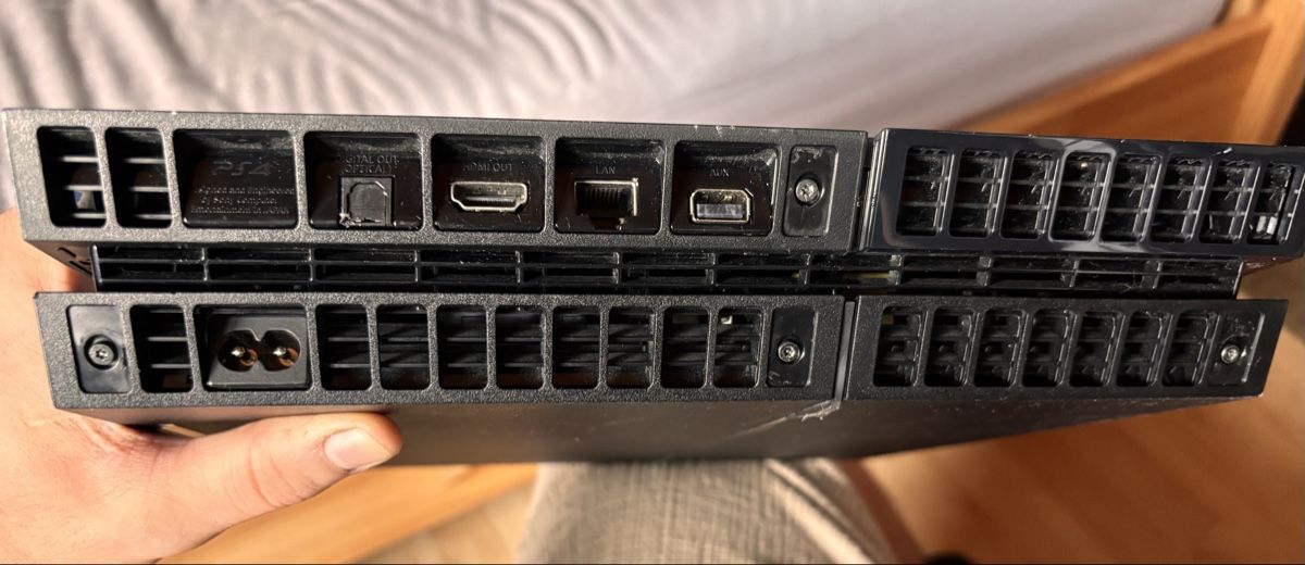 Sony Consoles: PS4 Konsole und 3 Spiele – D'occasion à Kriessern par chickenugget8080 4
