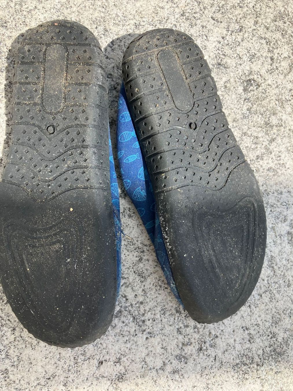 Scarpe per ragazzi: Kinder-Strandschuhe / Aquaschuhe Grösse 35 – Usato da Ostermundigen venduto da bea_pjw9 1